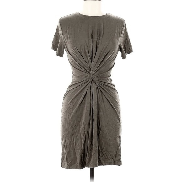 Charlotte Russe Cotton Twist Short Sleeved T-Shirt Dress in Heathered Charcoal - Picture 2 of 6